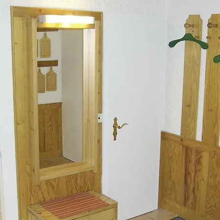 Holiday Flat - Dmg03506-p